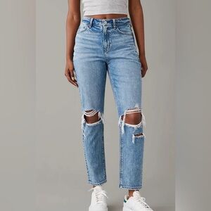 AE Strigid Ripped Mom Jean